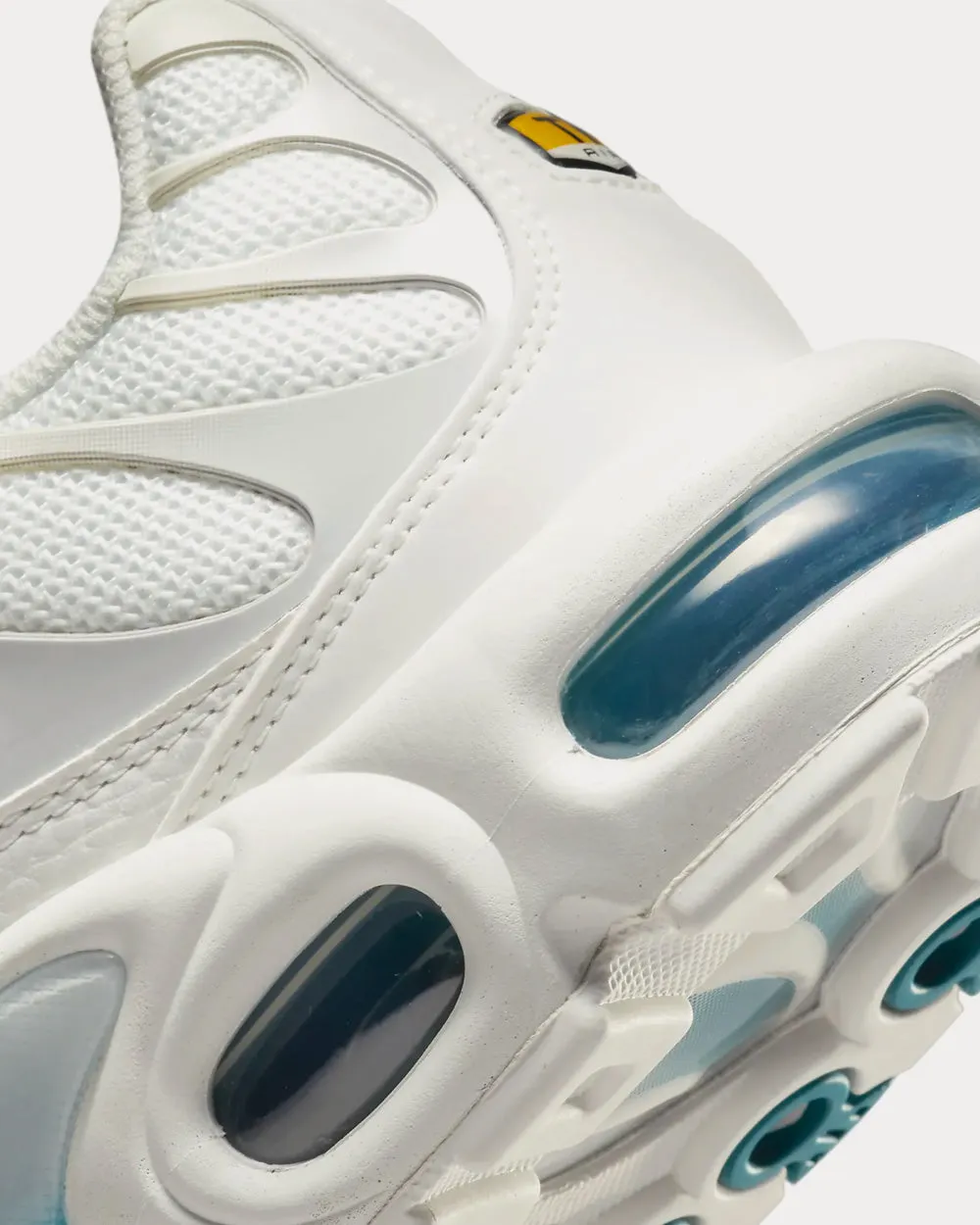 Air Max Plus Summit White / Grey Fog / Metallic Silver / Bright Spruce Low Top Sneakers