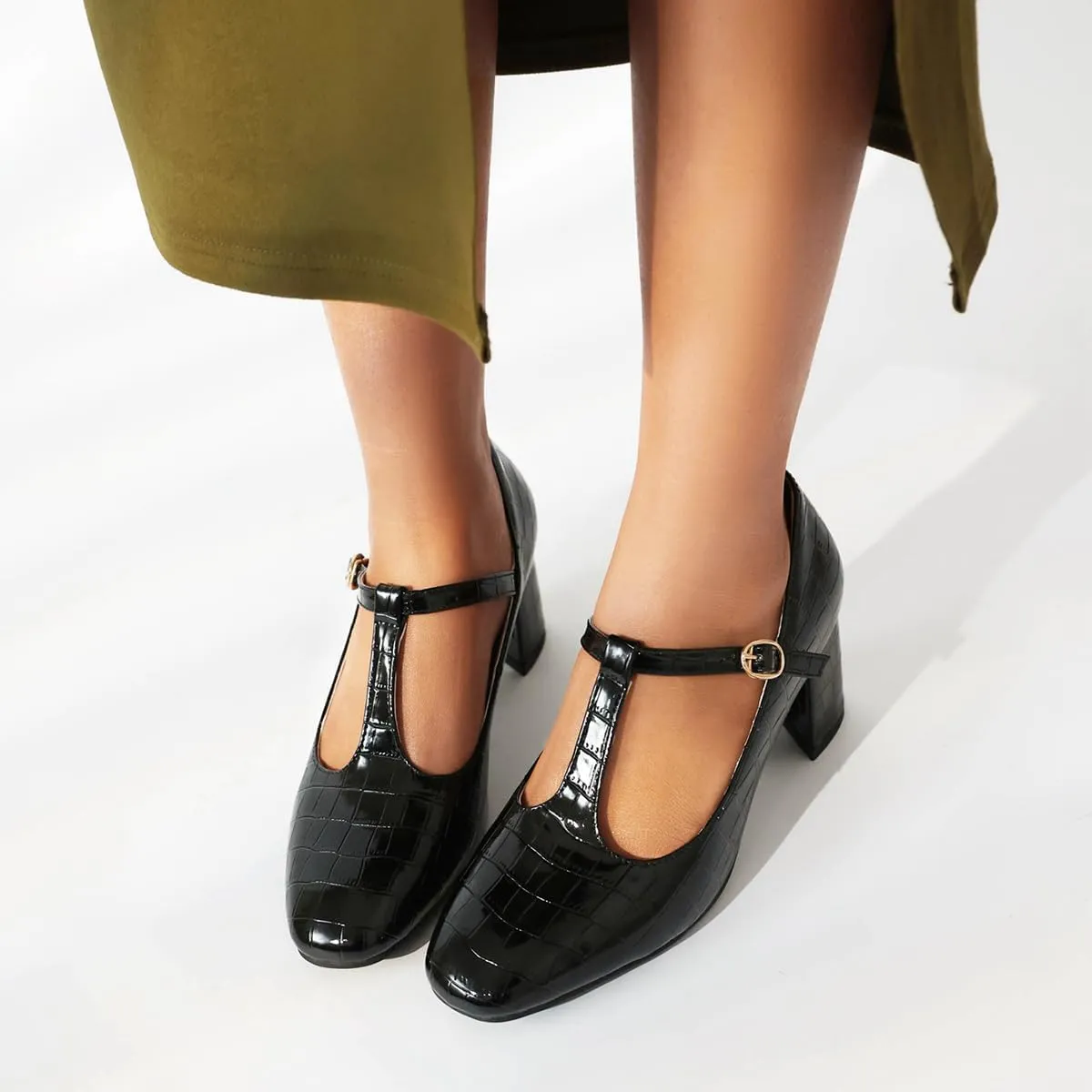 Chunky High Heels Closed Round Toe Mary Jane Pumps